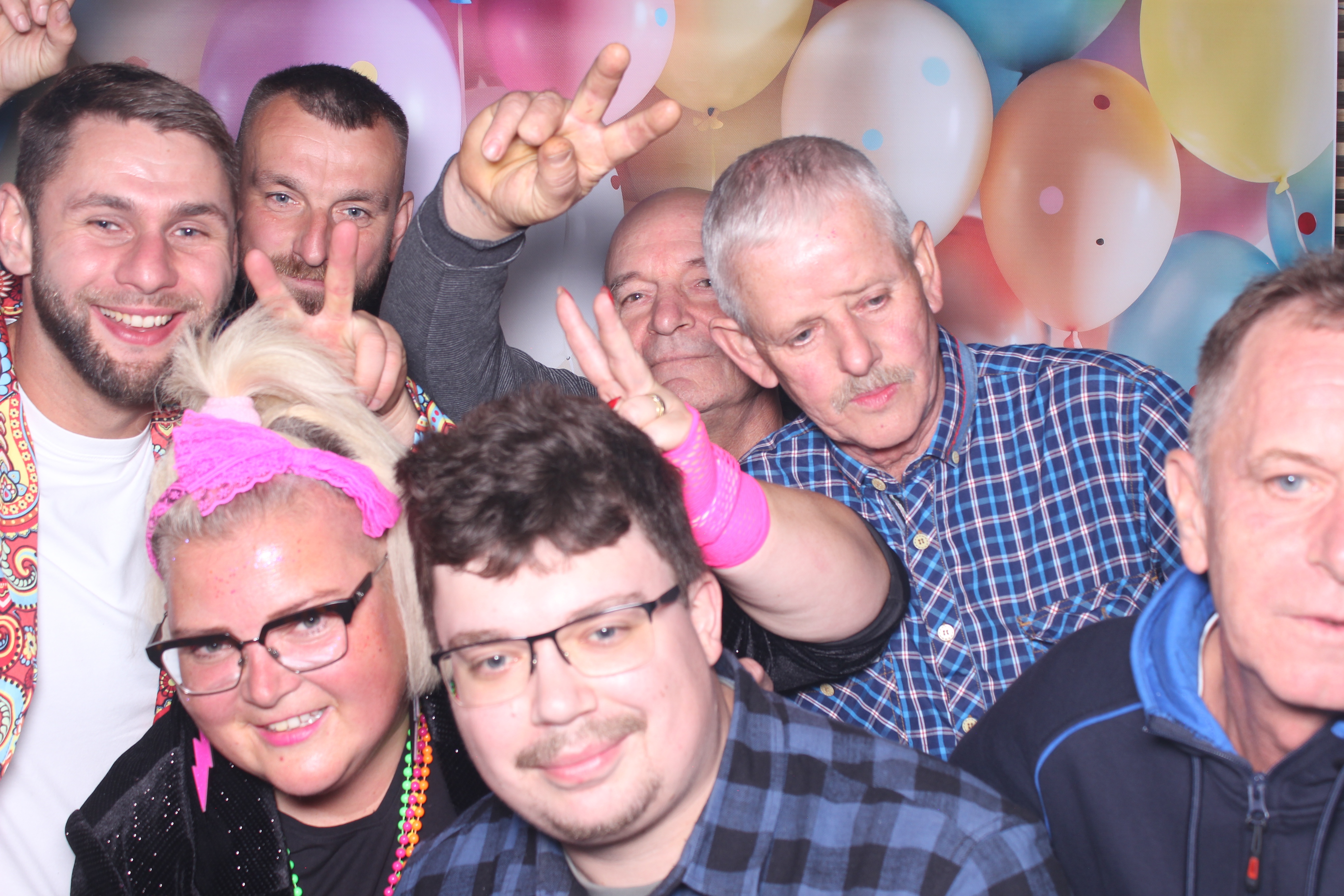 Fotobudka klasyczna – Impreza firmowa ExPro w stylu lat 90. w Wałdowie – Fotobudka i atrakcje eventowe