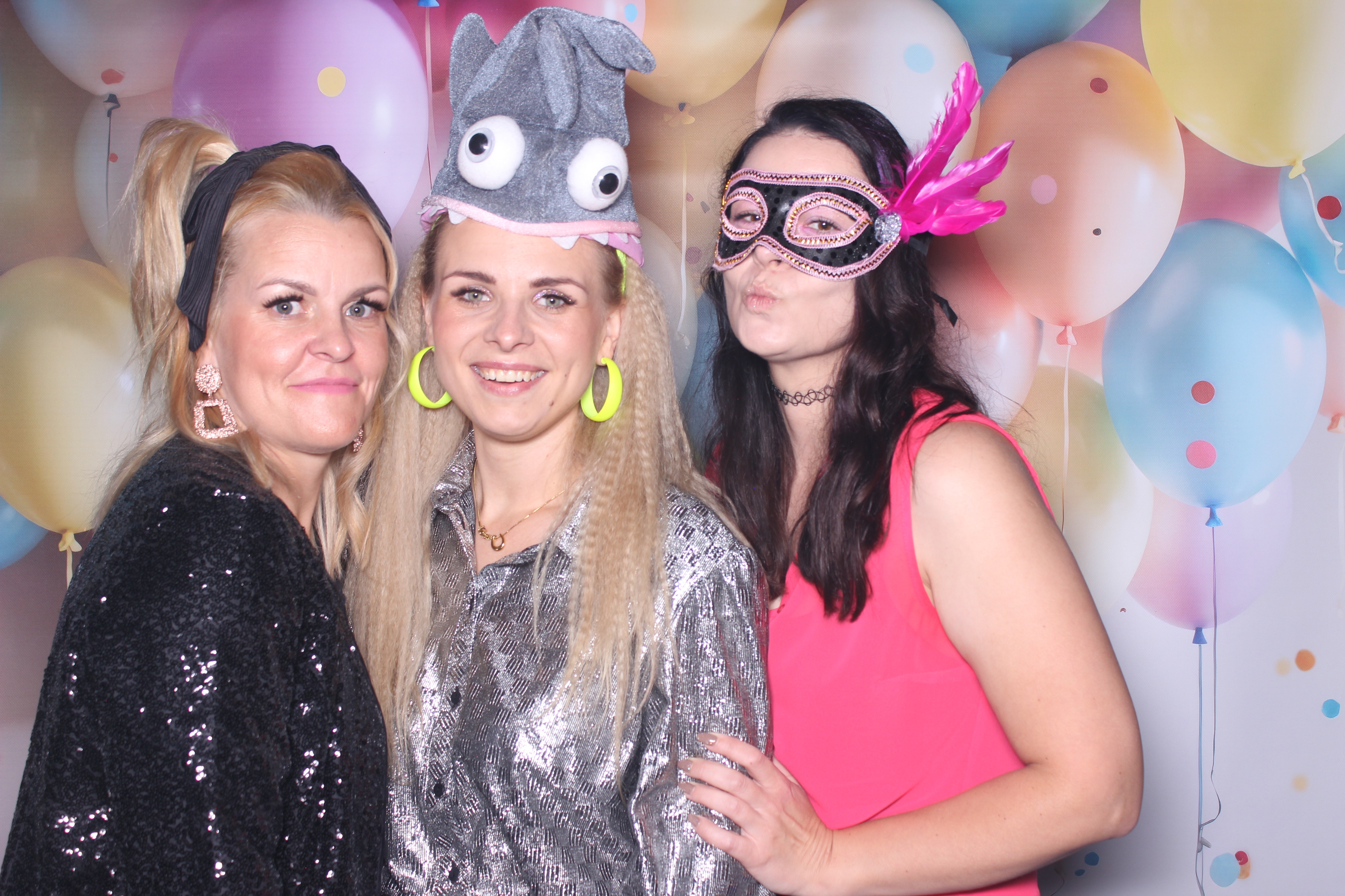 Fotobudka klasyczna – Impreza firmowa ExPro w stylu lat 90. w Wałdowie – Fotobudka i atrakcje eventowe