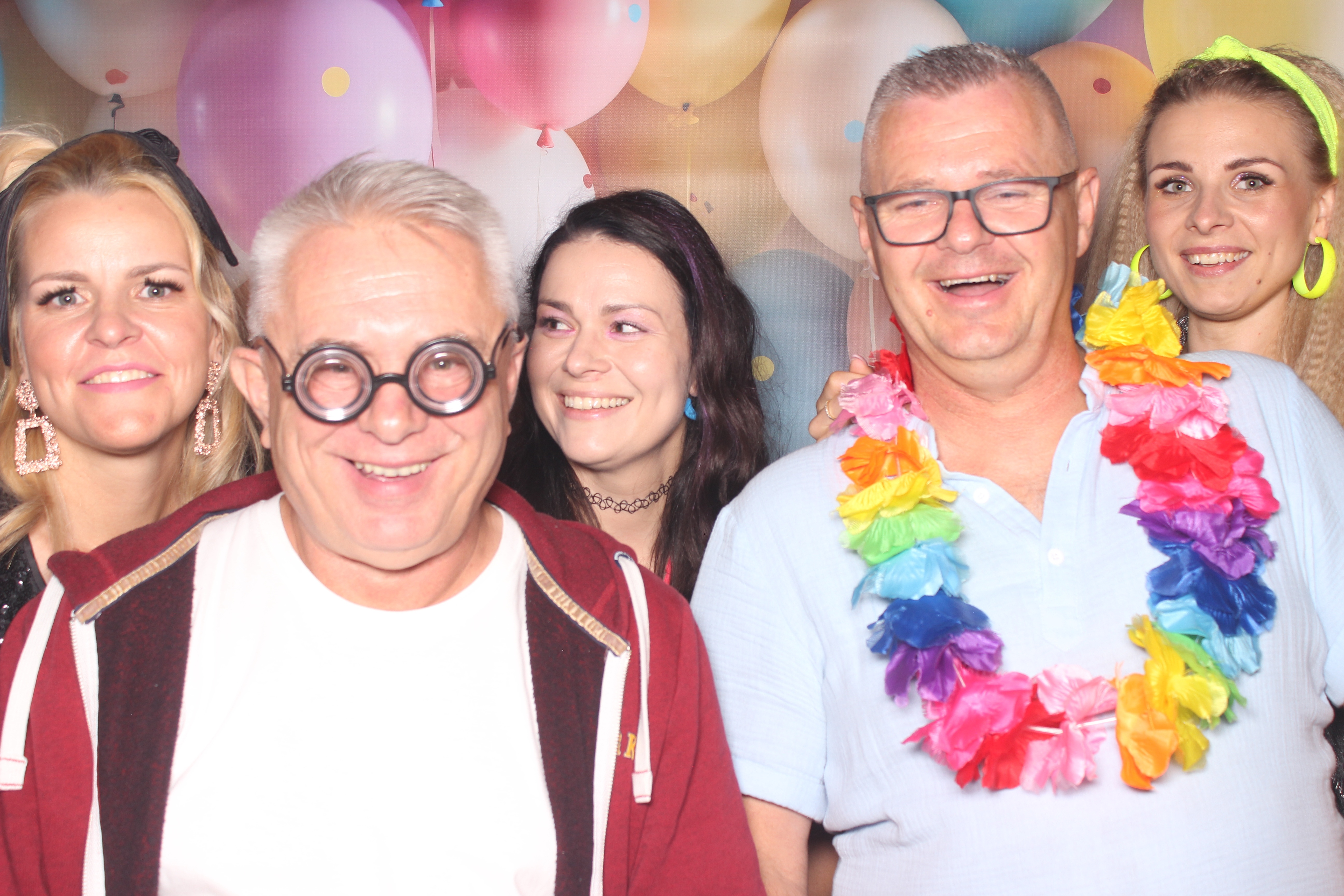 Fotobudka klasyczna – Impreza firmowa ExPro w stylu lat 90. w Wałdowie – Fotobudka i atrakcje eventowe