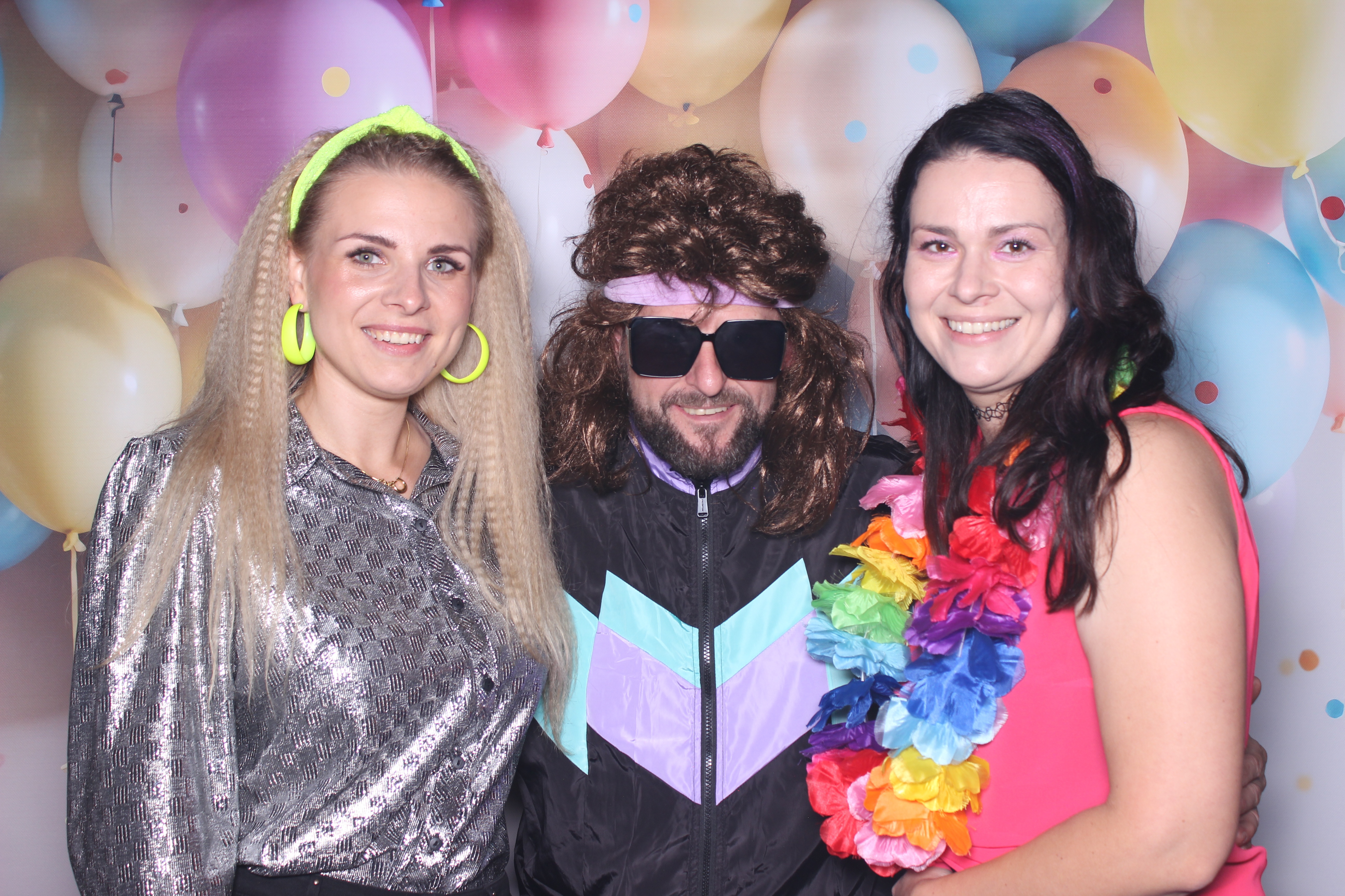 Fotobudka klasyczna – Impreza firmowa ExPro w stylu lat 90. w Wałdowie – Fotobudka i atrakcje eventowe