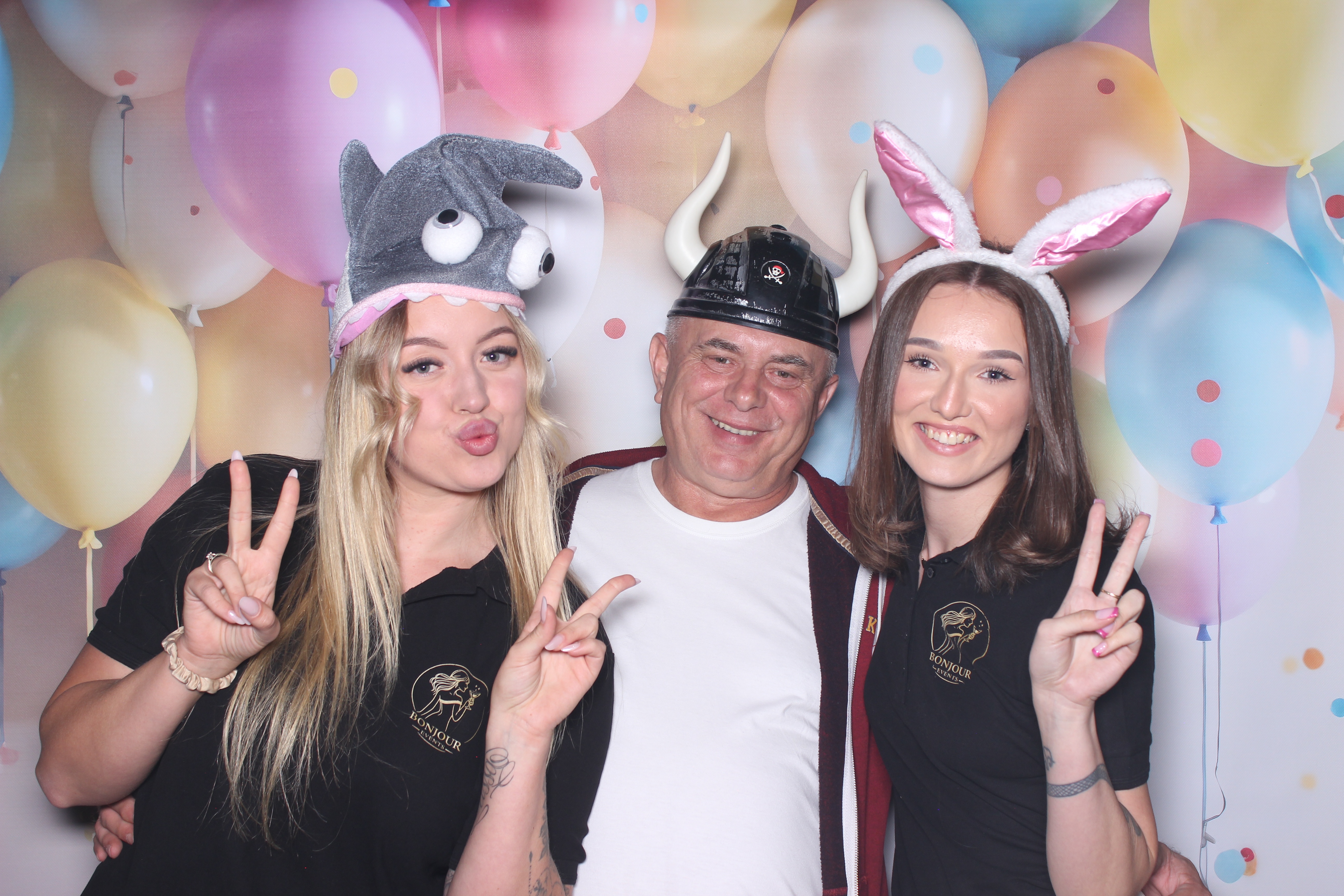 Fotobudka klasyczna – Impreza firmowa ExPro w stylu lat 90. w Wałdowie – Fotobudka i atrakcje eventowe