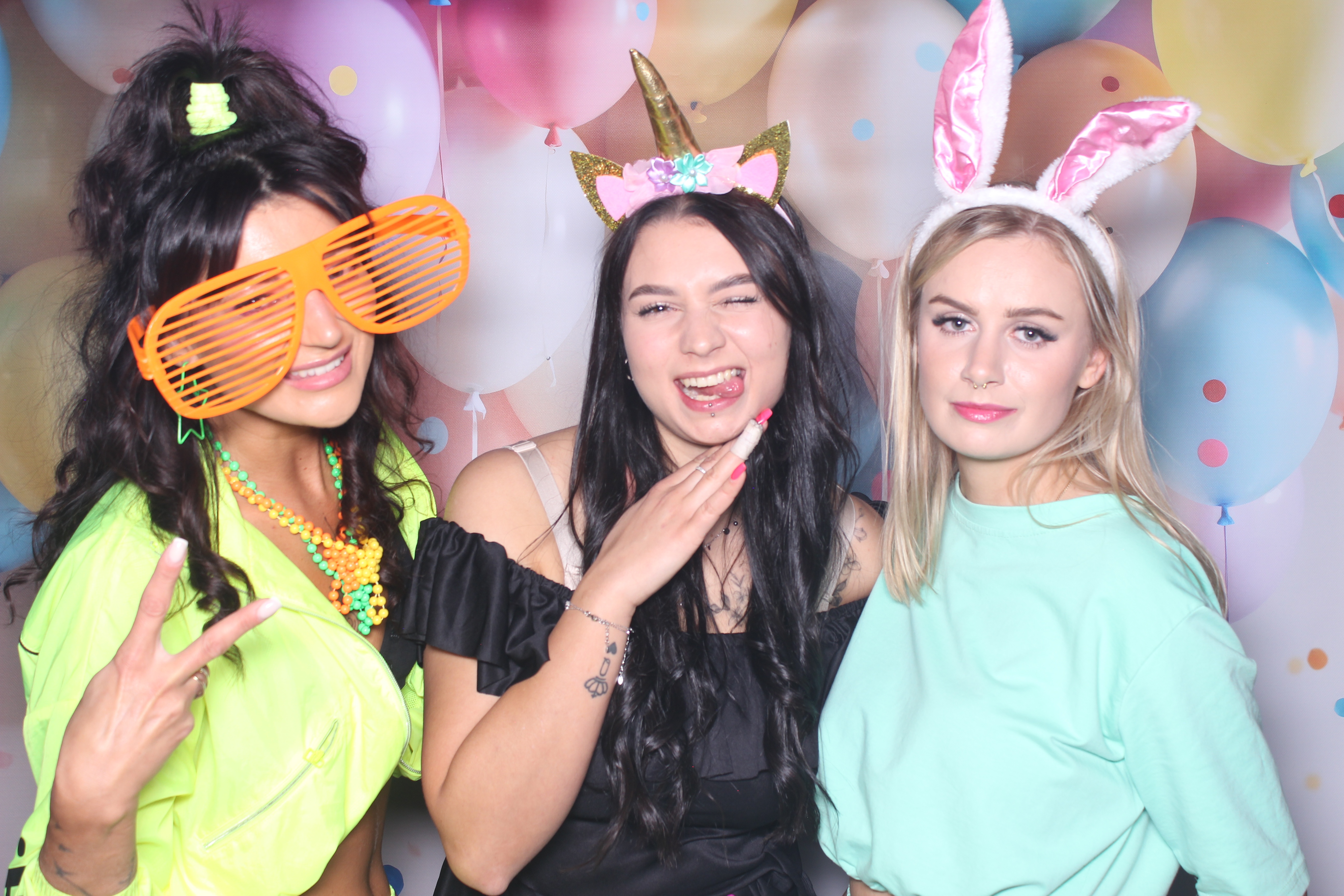 Fotobudka klasyczna – Impreza firmowa ExPro w stylu lat 90. w Wałdowie – Fotobudka i atrakcje eventowe