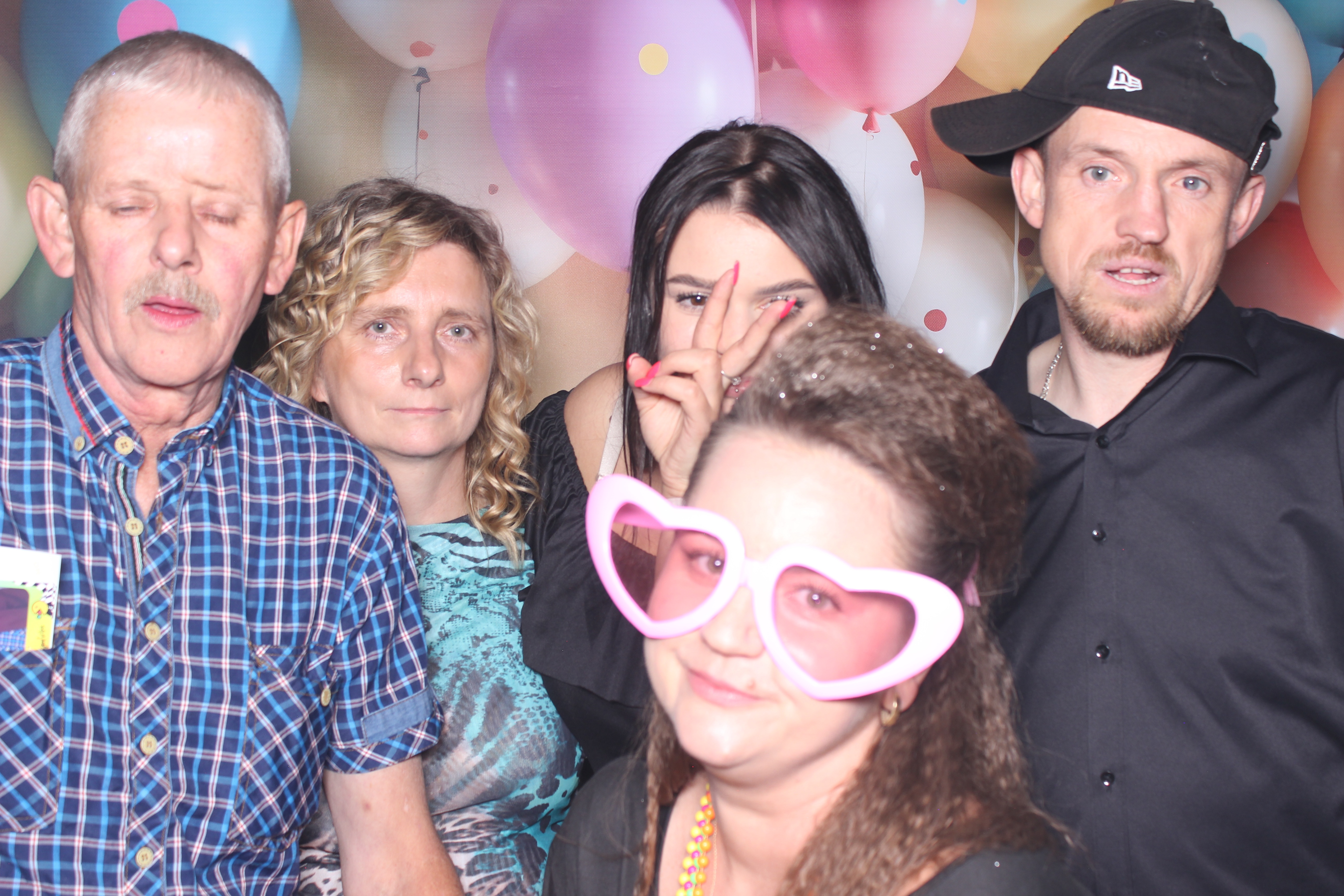 Fotobudka klasyczna – Impreza firmowa ExPro w stylu lat 90. w Wałdowie – Fotobudka i atrakcje eventowe
