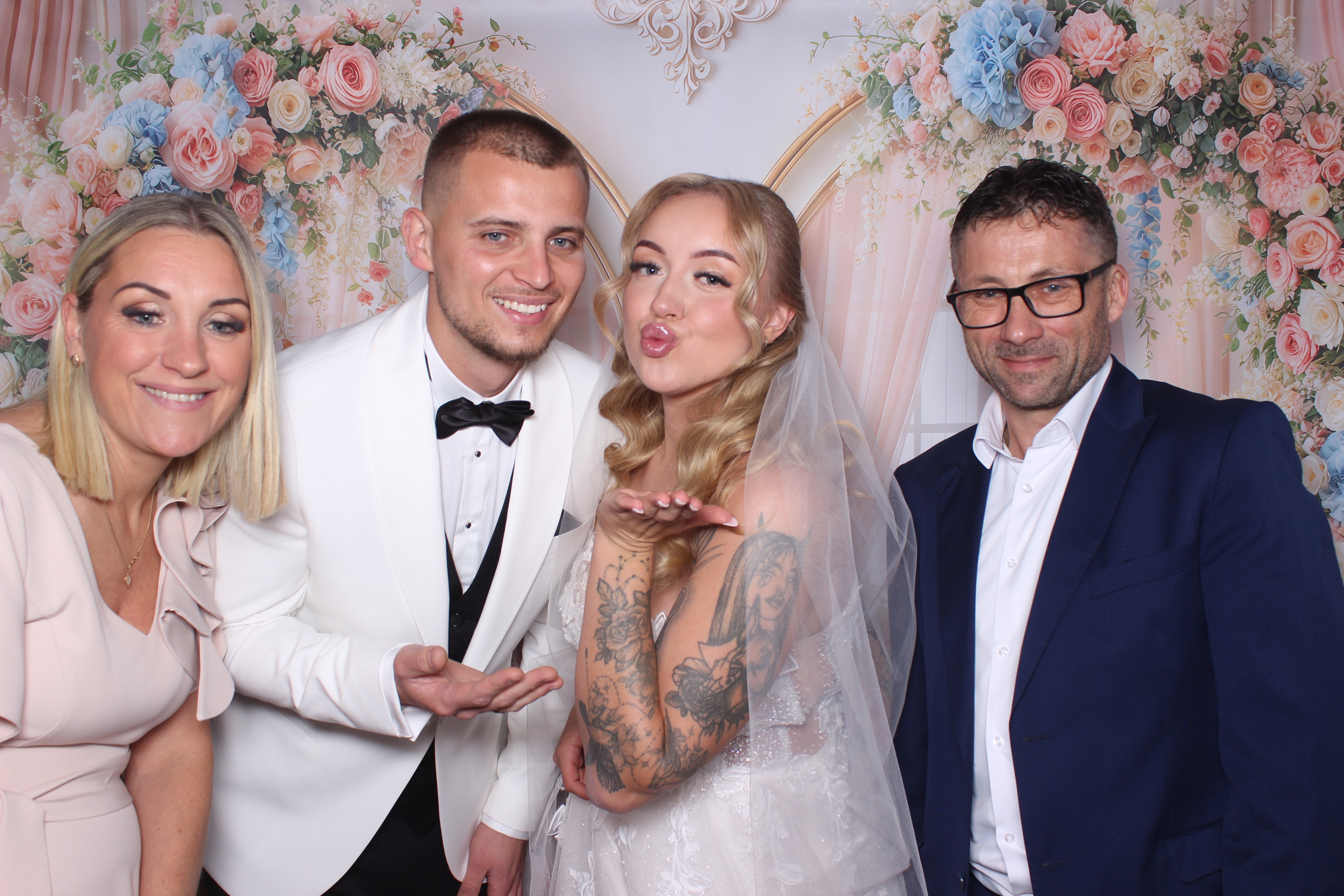 Fotobudka klasyczna – Wesele Darii i Grzegorza w Starej Kaszarni w Człuchowie