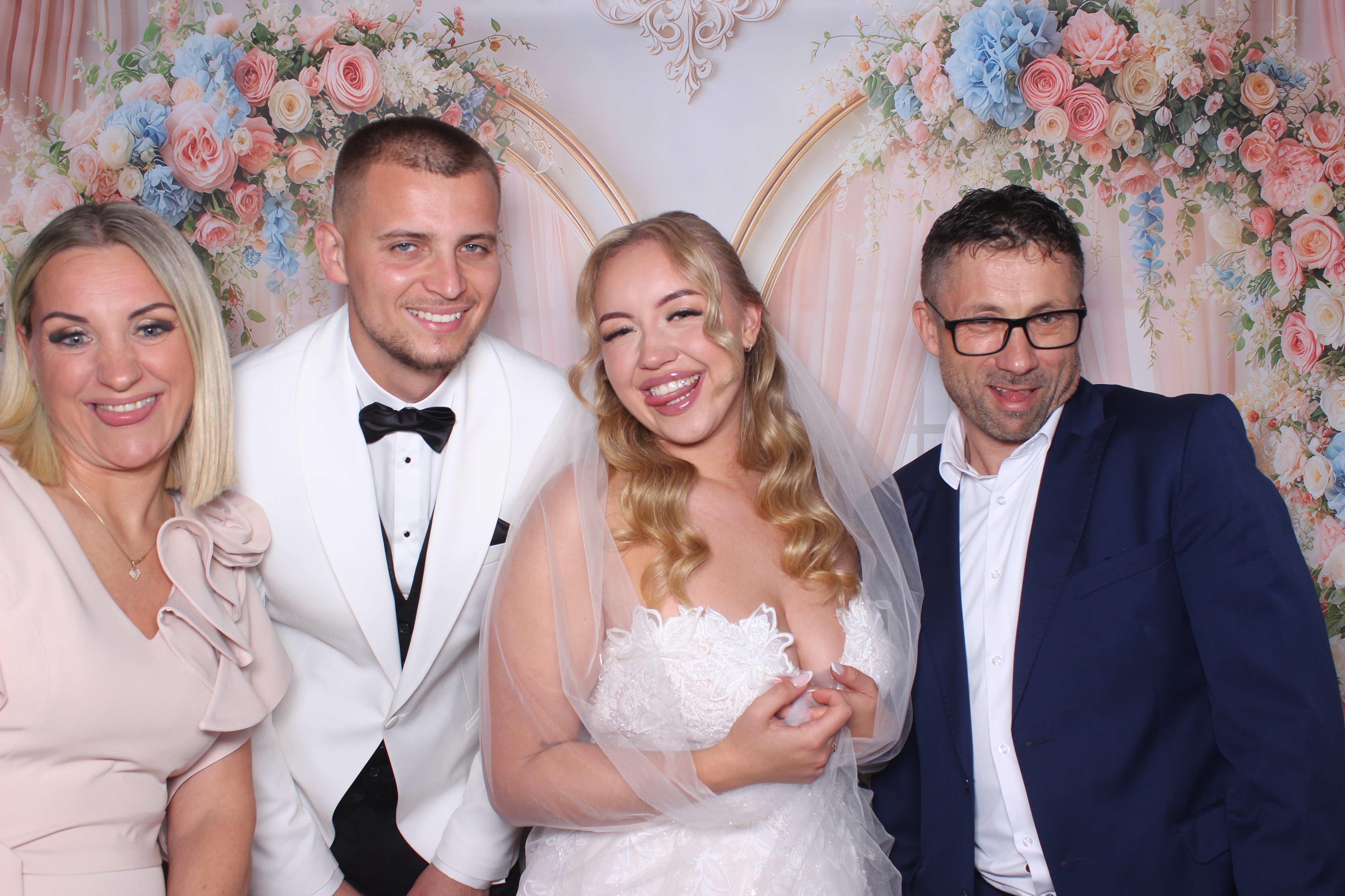 Fotobudka klasyczna – Wesele Darii i Grzegorza w Starej Kaszarni w Człuchowie