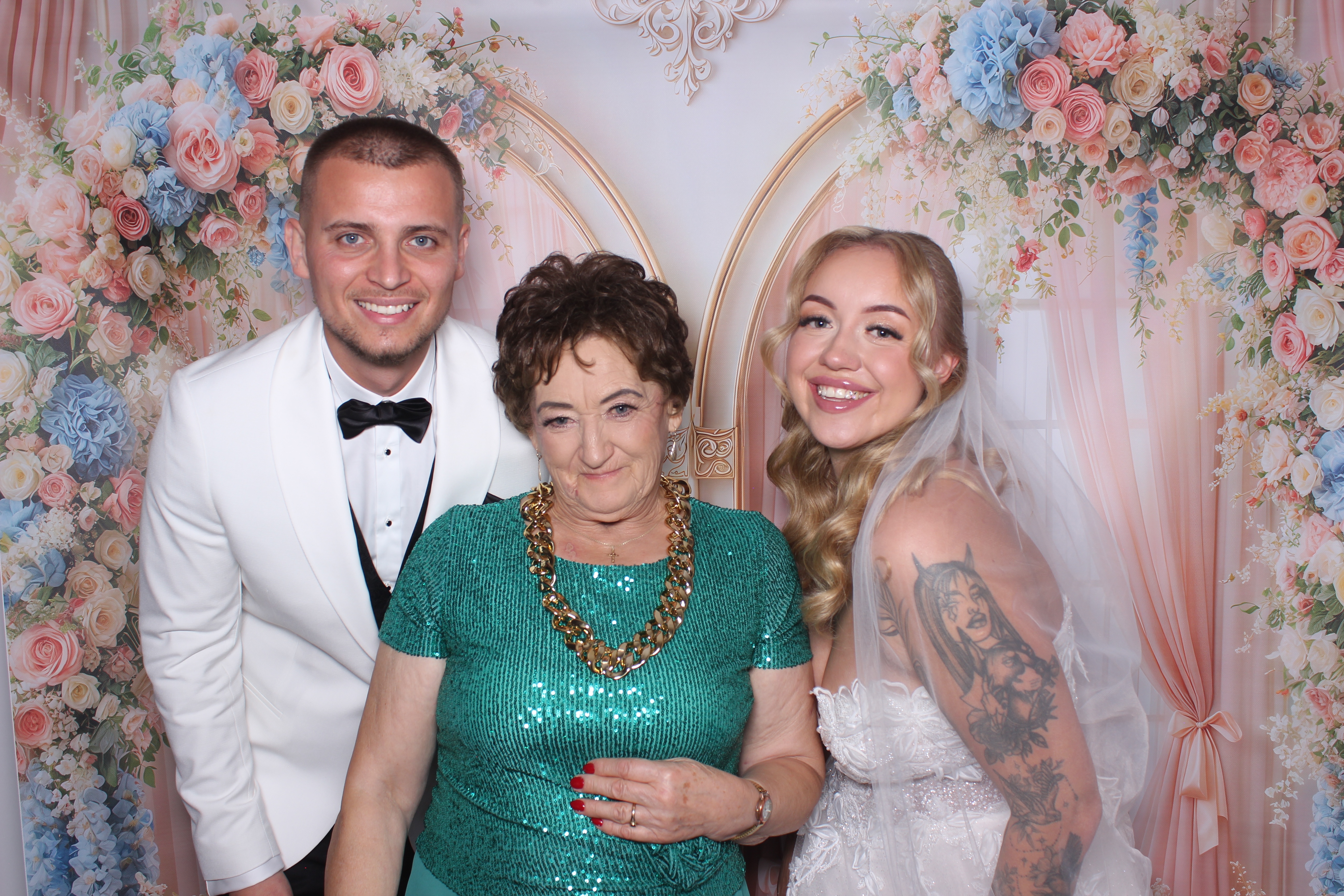 Fotobudka klasyczna – Wesele Darii i Grzegorza w Starej Kaszarni w Człuchowie